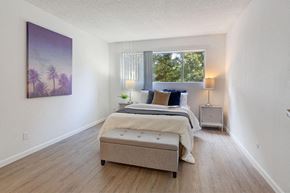 Alameda apartment for rent - Beautiful Bright Bedroom With Wide Windows at Marine View Apartments, Alameda, CA, 94501