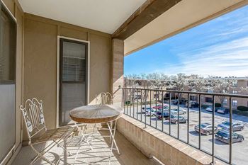 Private balcony/patio