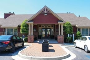 Kansas City townhouse for rent - Coach House Clubhouse at Coach House Apartments, Kansas City, MO