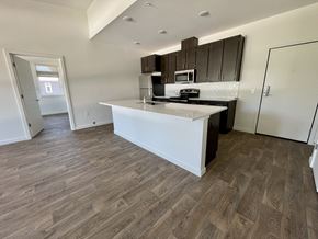 Tualatin apartment for rent - Fully Equipped Kitchen at Commons on the Tualatin River, Tualatin, Oregon