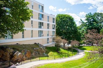 Marlborough apartment for rent - the building in which the hotel is located