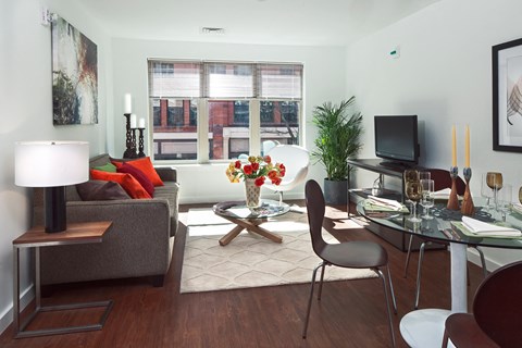 Floor plan for 1 bed, 1 bath, 638 sqft