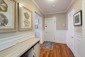 Boston apartment for rent - entryway