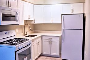 Philadelphia apartment for rent - Updated white kitchen with quartz countertop