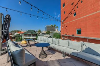 Rooftop entertainment deck