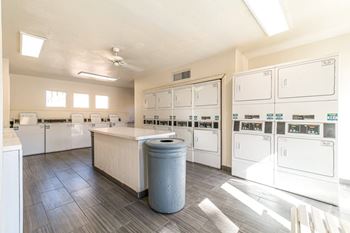24-Hour laundry facility