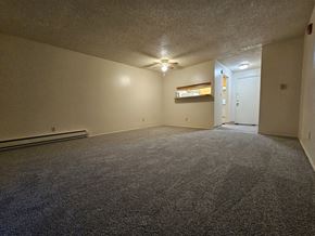 Kent apartment for rent - Ventana Apartment living room