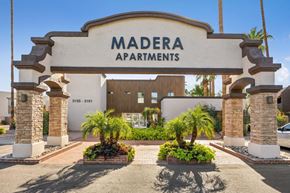 Phoenix apartment for rent - Madera at Metro Sign