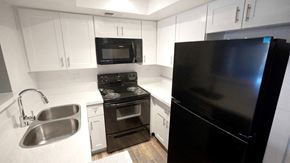 Phoenix apartment for rent - Avalon Hills Kitchen