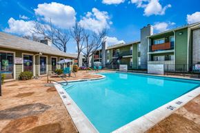 Fort Worth apartment for rent - Cobble Hill Apartments in Fort Worth, Texas Clubhouse and Pool