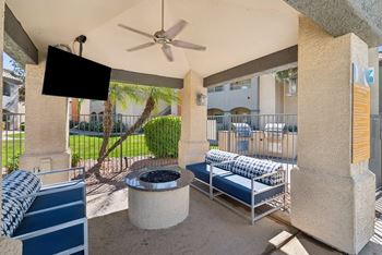 Outdoor lounge with firepit