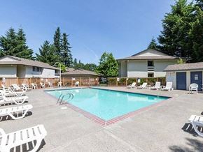 Gresham apartment for rent - Eleven Pines Pool with Lounge Chairs