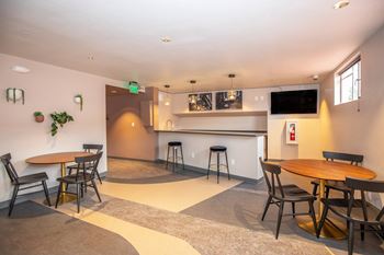 Game room/lounge