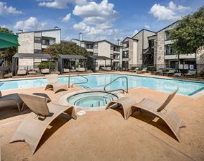 Austin apartment for rent - Retreat at Barton Creek Apartments Fire Pit