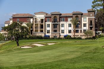 Panoramic golf course views*