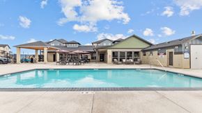 Eugene apartment for rent - LarkViewVillage_Eugene_OR_Amenity_Pool