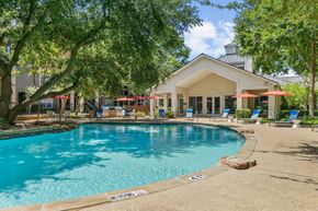 Dallas apartment for rent - La Costa Villas in Dallas, Texas Pool with Lounge Chairs