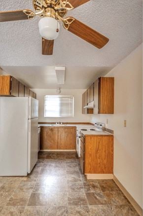 Richland apartment for rent - La Verde Apartments Kitchen