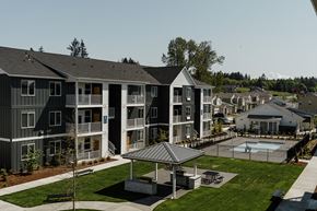 La Center apartment for rent - EastForkCommons_LaCenter_WA_Amenity_Courtyard_3