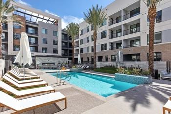 Pool with pool chiller and spa