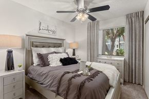 Phoenix apartment for rent - North Mountain Village Model Bedroom