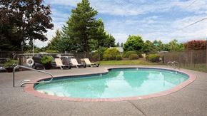 Gresham apartment for rent - Outlook16_Gresham_OR_Ext_Pool