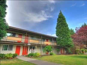 Lakewood apartment for rent - Wisteria Walk Apartments Building Exterior and Landscaping