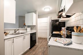Everett apartment for rent - The Stinson Apartment Homes Model Kitchen
