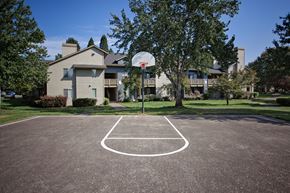 Tualatin apartment for rent - Stonesthrow Apartment Basketball Court