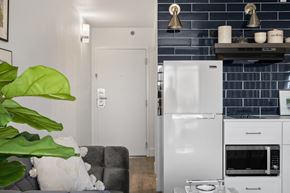 Richland apartment for rent - The Franklin Entrance and Model Kitchen