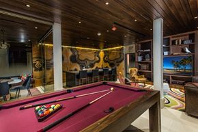 Los Angeles apartment for rent - Vinz on Fairfax Apartments in Los Angeles, California Lounge with Pool Table