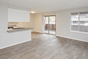 Vancouver apartment for rent - Somerset Terrace Living Room and Kitchen