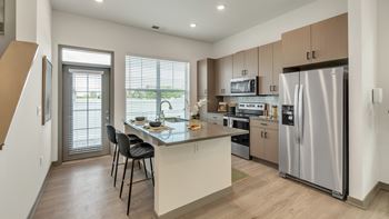 Spacious kitchen island*