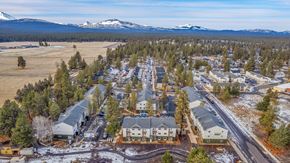 Sisters apartment for rent - sisters_or_thegroveatsunsetmeadows_aerial
