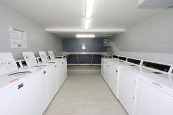 24-Hour laundry facility