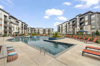 Fountain ponds with yoga deck