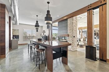 Multiple resident & business lounges