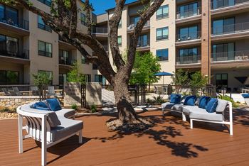 Outdoor lounge