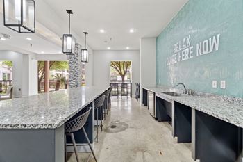 Outdoor wet bar
