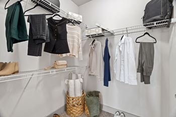 Dressing closets