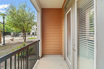 Personal patio/balcony