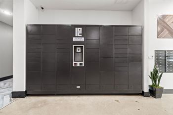 Secure package lockers & indoor mailroom