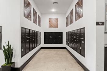 Secure package lockers & indoor mailroom