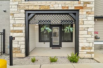Private patio/balcony