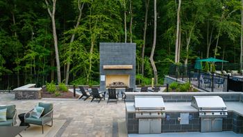 Fire pit & outdoor fireplace