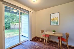 Washougal apartment for rent - Parc East Apartments Staged small dining area