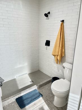 Pasco apartment for rent - The Alegre Model Bathroom