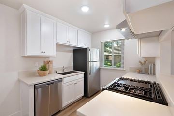 Turlock apartment for rent - Brentwood Village Apartments