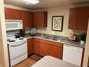 Phoenix apartment for rent - Deer Valley Regency Apartments