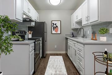 Pittsburg apartment for rent - Portofino Apartments